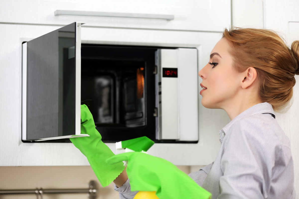 Cómo limpiar un horno microondas sin esfuerzo